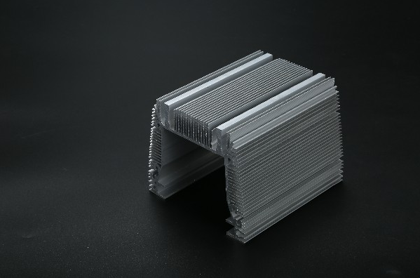 麻豆精品一区二区三区AV沈娜娜散热器